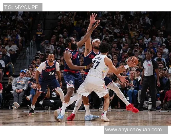 勇士与快船精彩对决全场回放回顾4月19日比赛亮点分析 勇士与快船精彩对决全场回放回顾4月19日比赛亮点分析